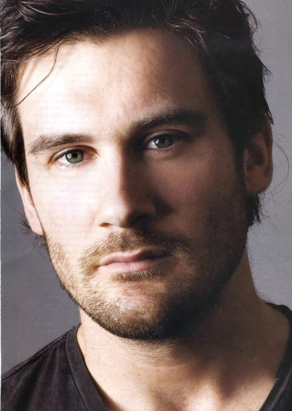 Clive Standen photo