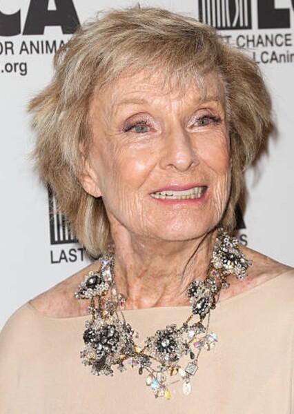 Cloris Leachman photo