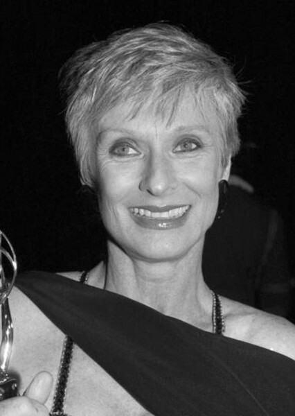 Cloris Leachman photo