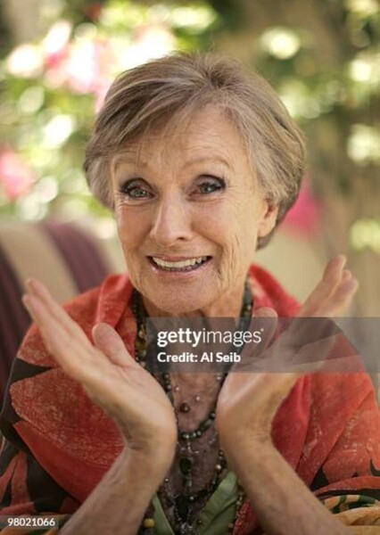 Cloris Leachman photo