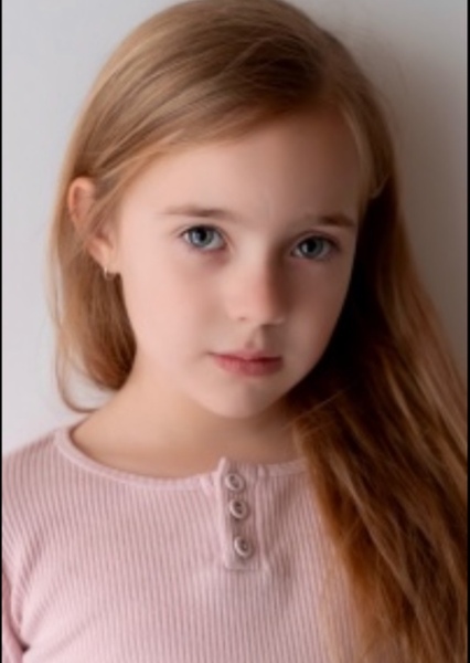 Coco White photo