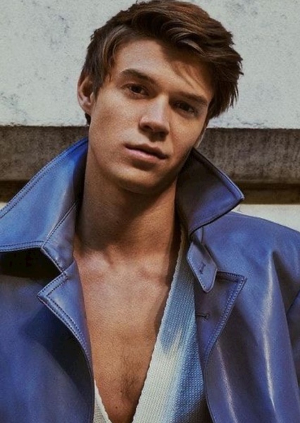 Colin Ford photo