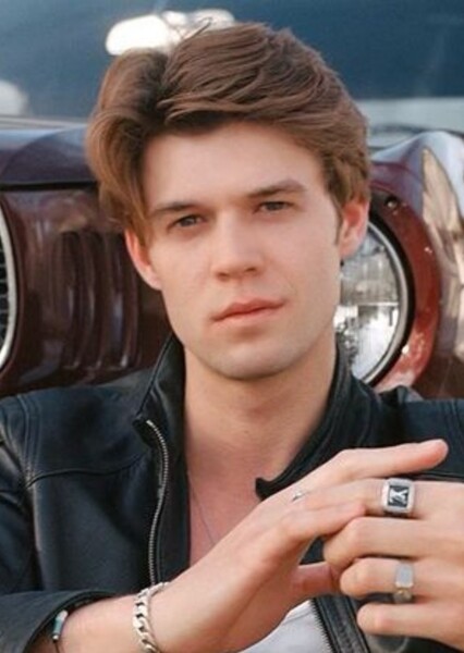 Colin Ford photo