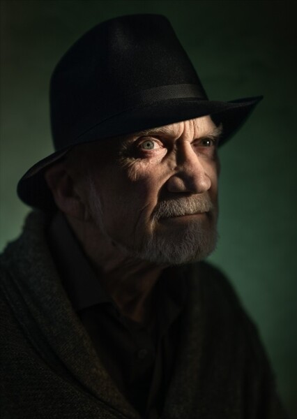 Colin Fox