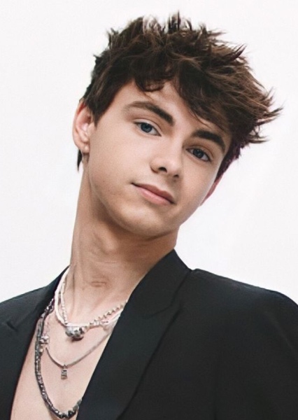 Corbyn Besson photo