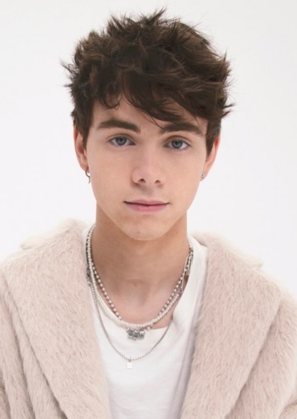Corbyn Besson photo