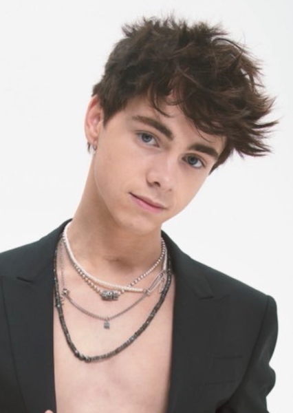 Corbyn Besson photo