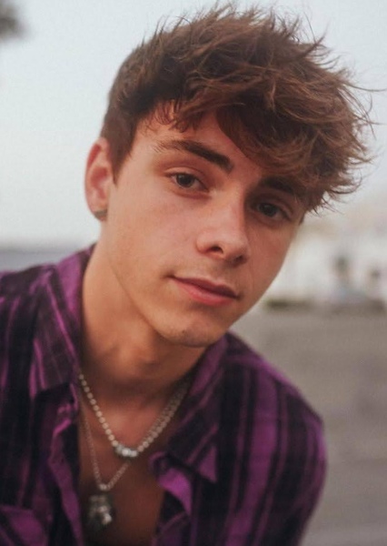 Corbyn Besson photo