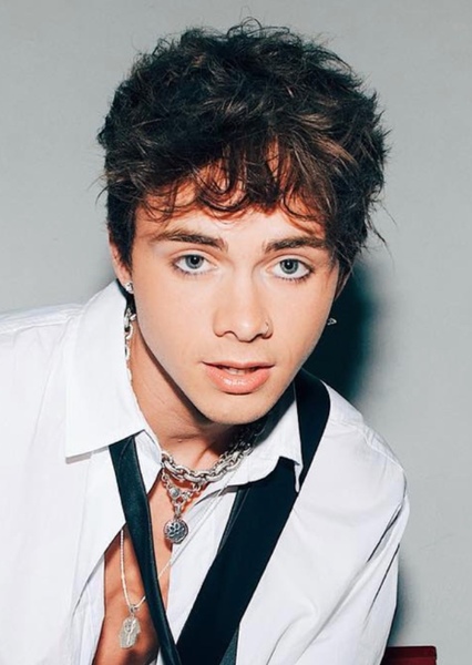 Corbyn Besson photo