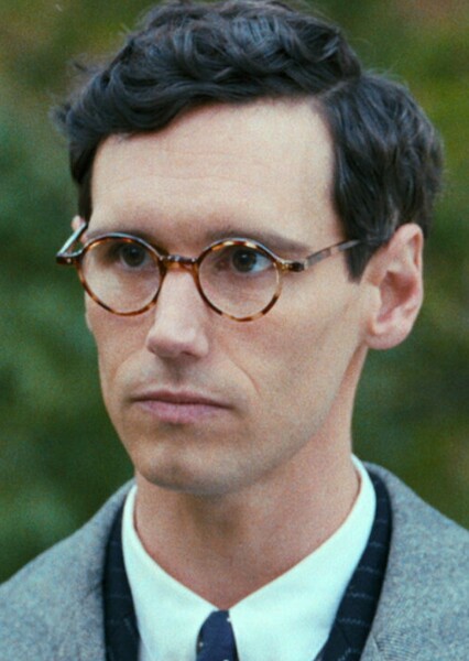 Cory Michael Smith photo
