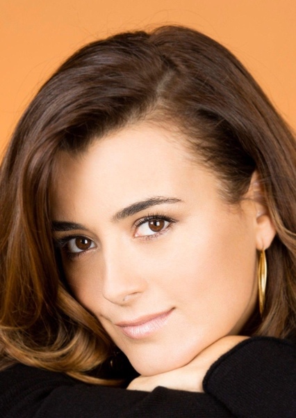 Cote De Pablo photo