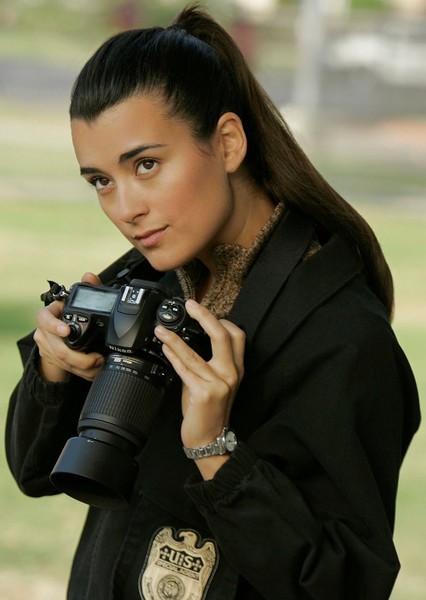 Cote De Pablo photo