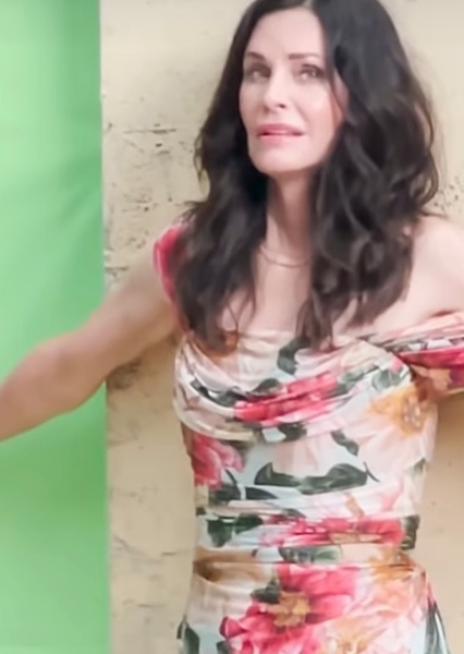 Courteney Cox photo