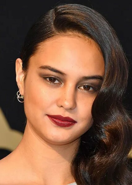 Courtney Eaton