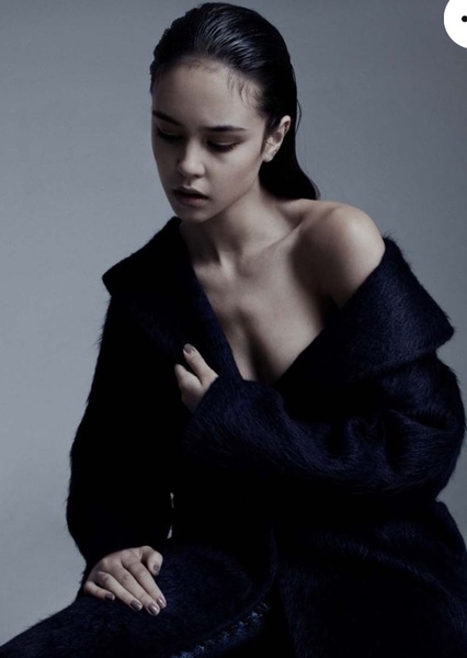 Courtney Eaton photo