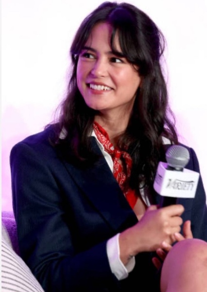 Courtney Eaton photo