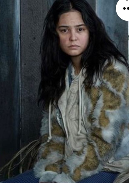 Courtney Eaton photo