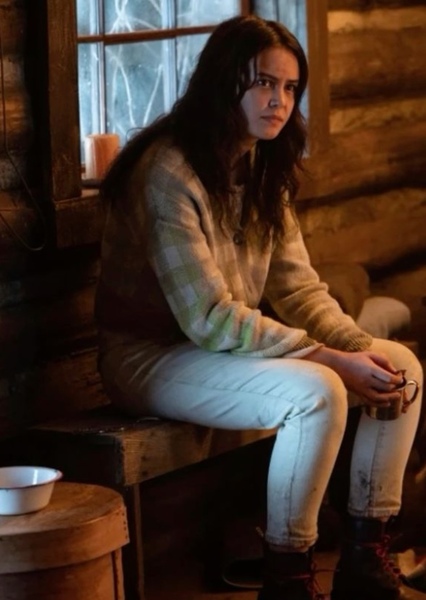 Courtney Eaton photo