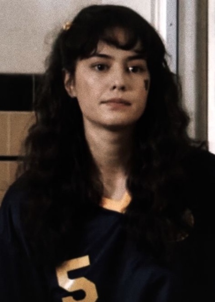Courtney Eaton photo