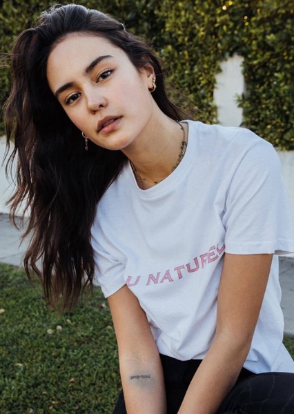 Courtney Eaton photo