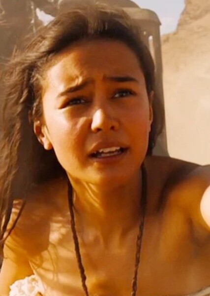 Courtney Eaton photo