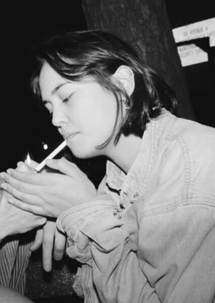 Courtney Eaton photo