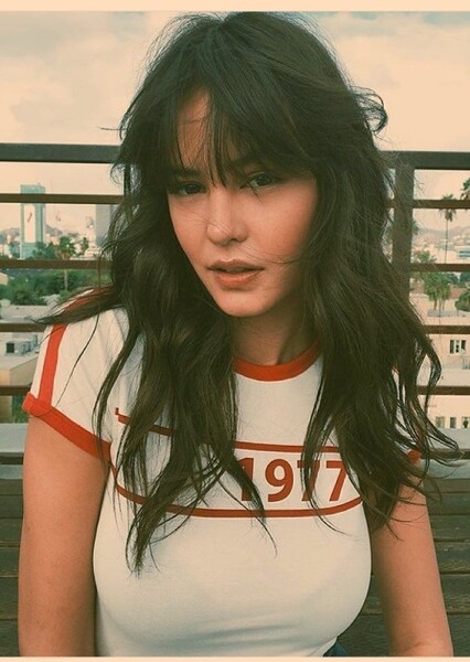 Courtney Eaton photo