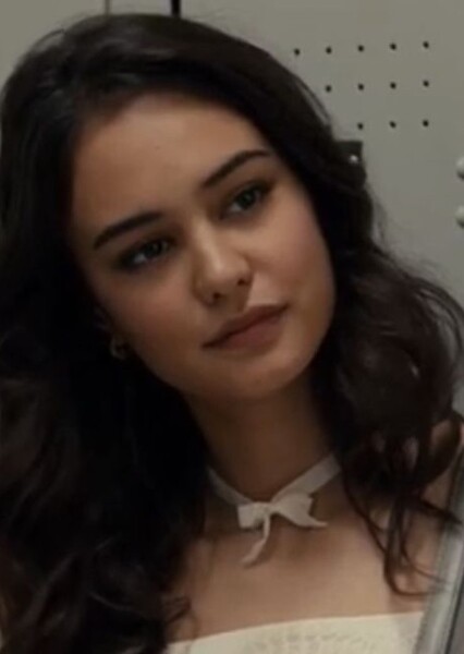 Courtney Eaton photo