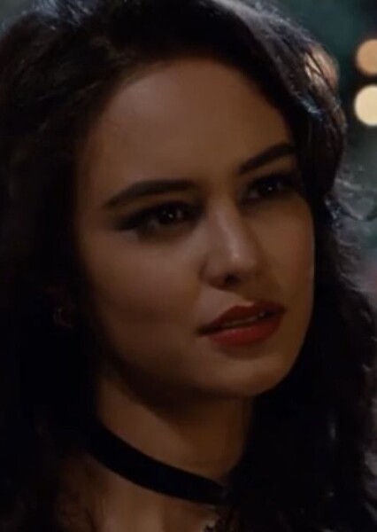 Courtney Eaton photo