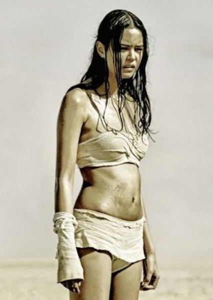 Courtney Eaton photo