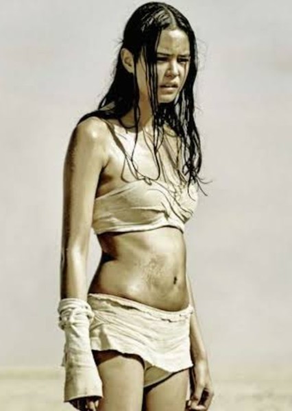 Courtney Eaton photo