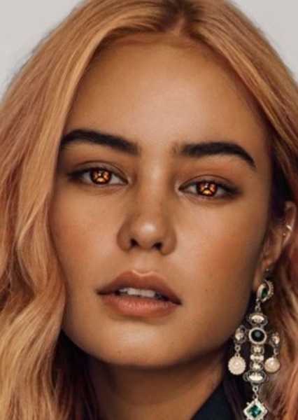 Courtney Eaton photo