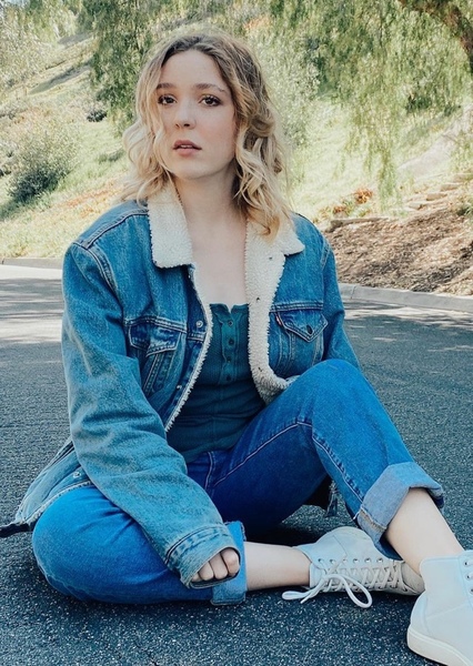 Cozi Zuehlsdorff photo