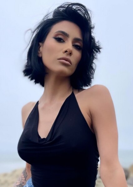 Cristina Vee photo