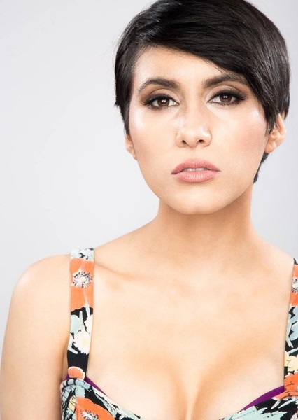 Cristina Vee photo