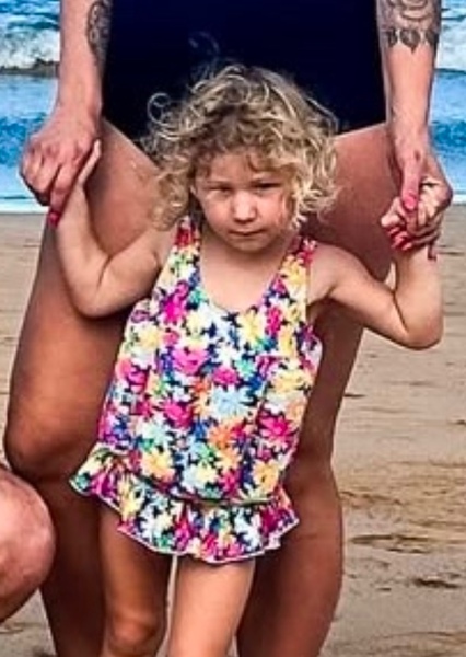 Cruze Nicole Lawrie photo