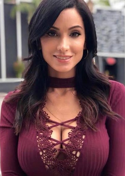 Crystal Marie Denha photo