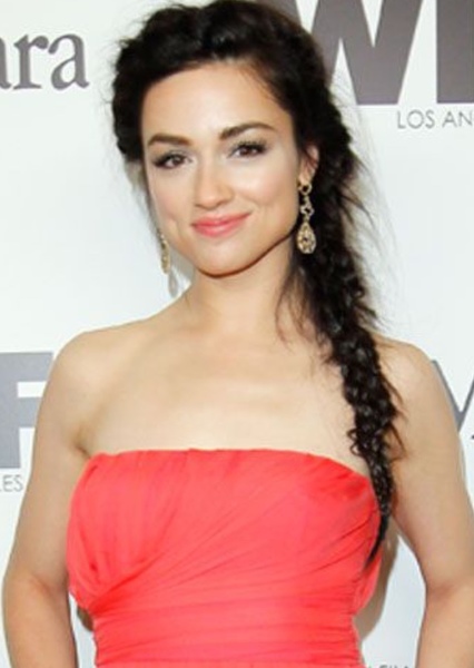 Crystal Reed photo