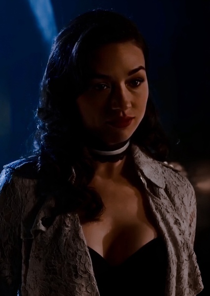 Crystal Reed photo