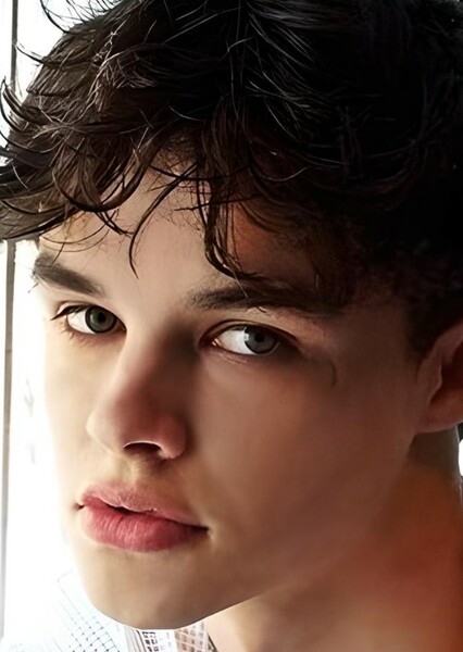 Curran Walters photo