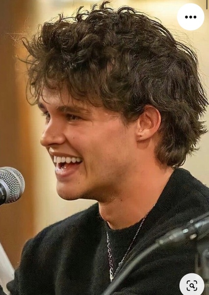 Curran Walters photo