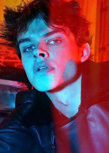Curran Walters photo