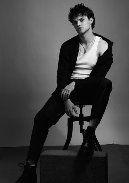 Curran Walters photo