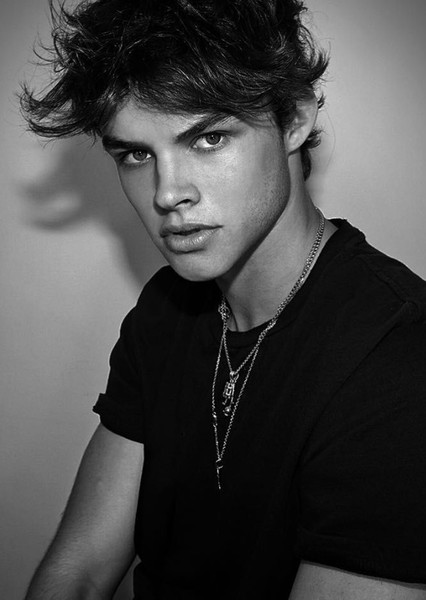 Curran Walters photo