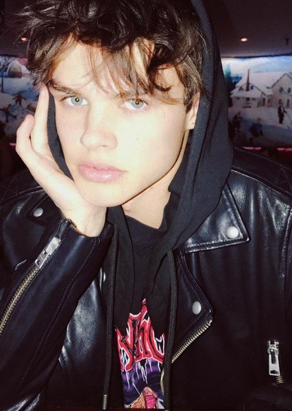 Curran Walters photo