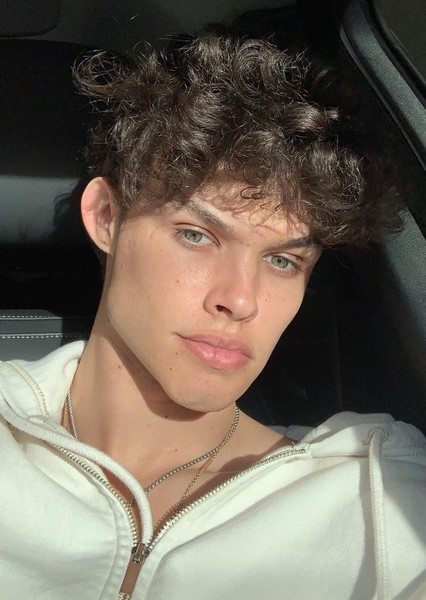 Curran Walters photo