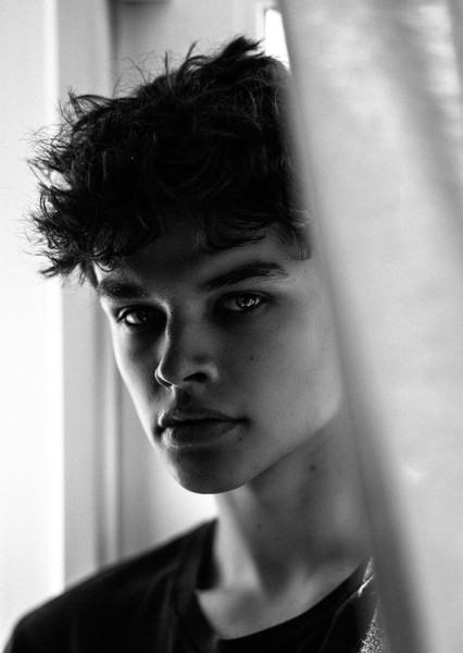 Curran Walters photo