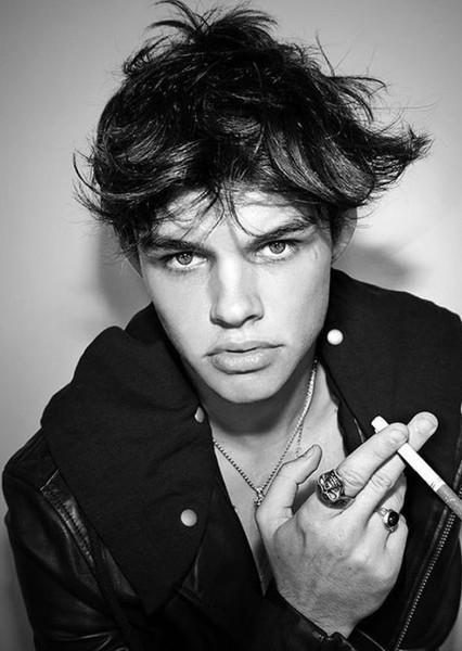 Curran Walters photo