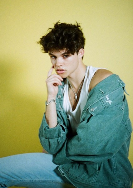Curran Walters photo