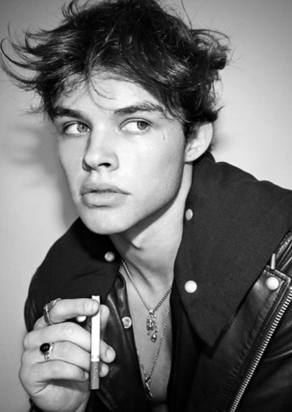 Curran Walters photo